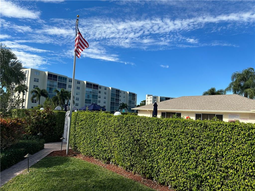 Meadowbrook Lakes - Residential