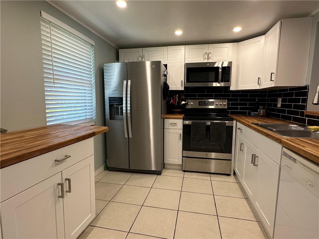 Meadowbrook Lakes - Residential