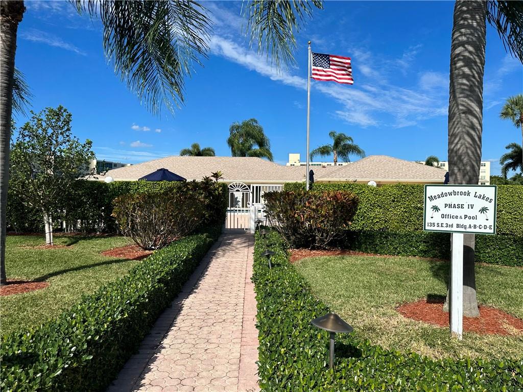 Meadowbrook Lakes - Residential