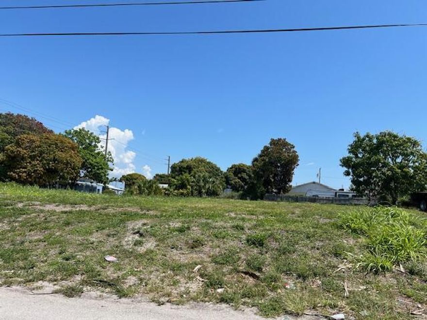 Oversized 0.31 vacant lot located in the heart of Riviera Beach. The lot has the potential to be split into two lots. close to the Port of Palm Beach.