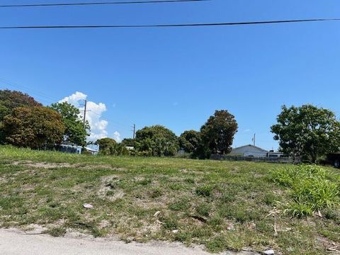 172 W 16th Street Riviera Beach FL 33404