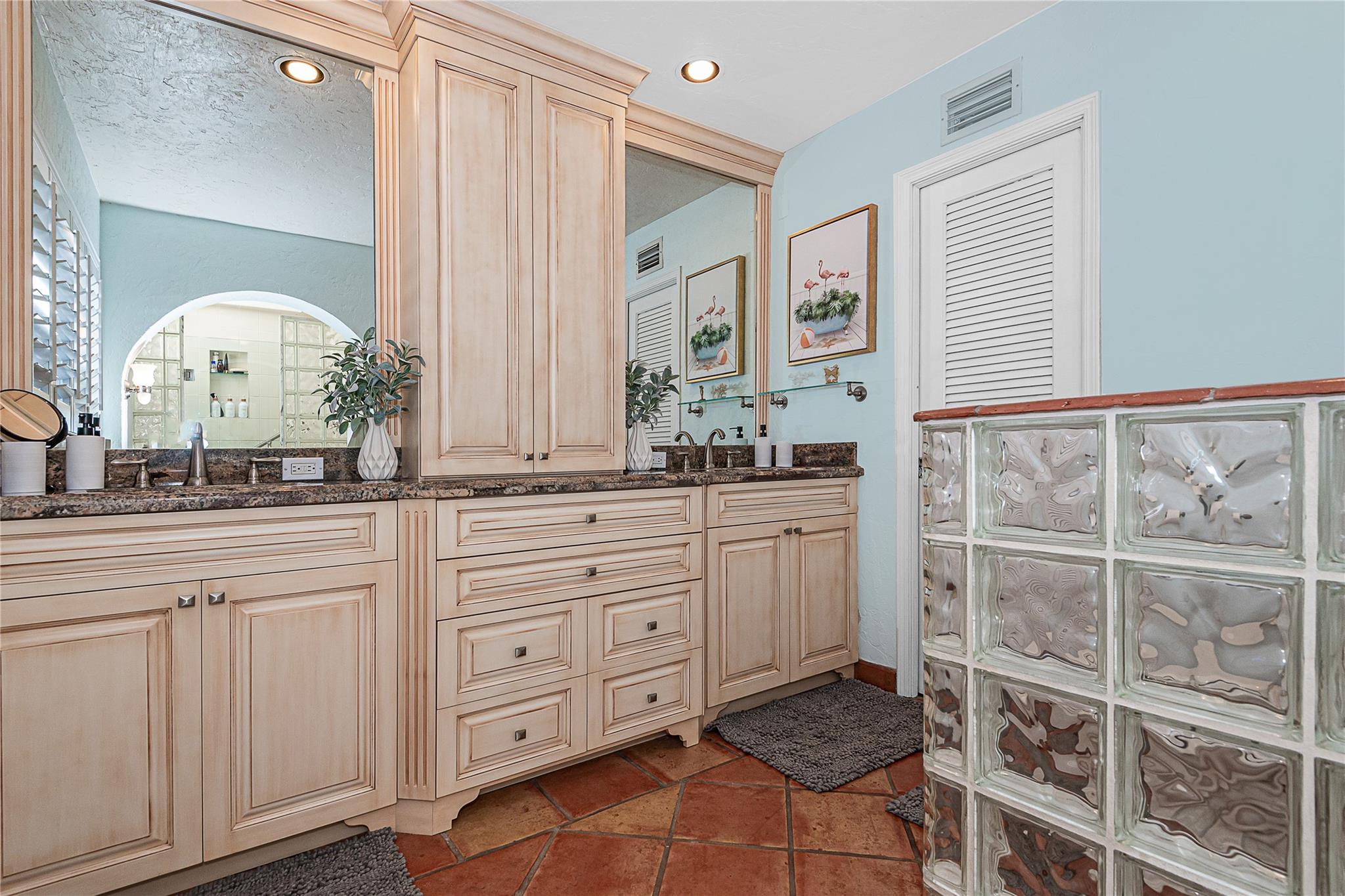 Cypress Point 28-16 B - Residential Lease