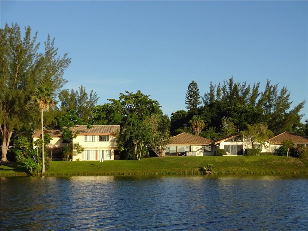 HILLS OF INVERRARY - Residential