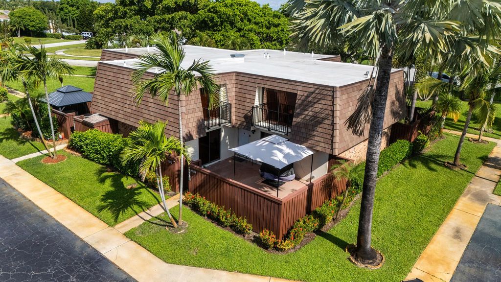 Photo of 2546 SW 15th Street #2546, Deerfield Beach, FL 33442 (MLS # R11132802)
