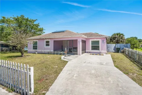 812 N 21st Street, Fort Pierce, FL 34950 - MLS#: R11077968