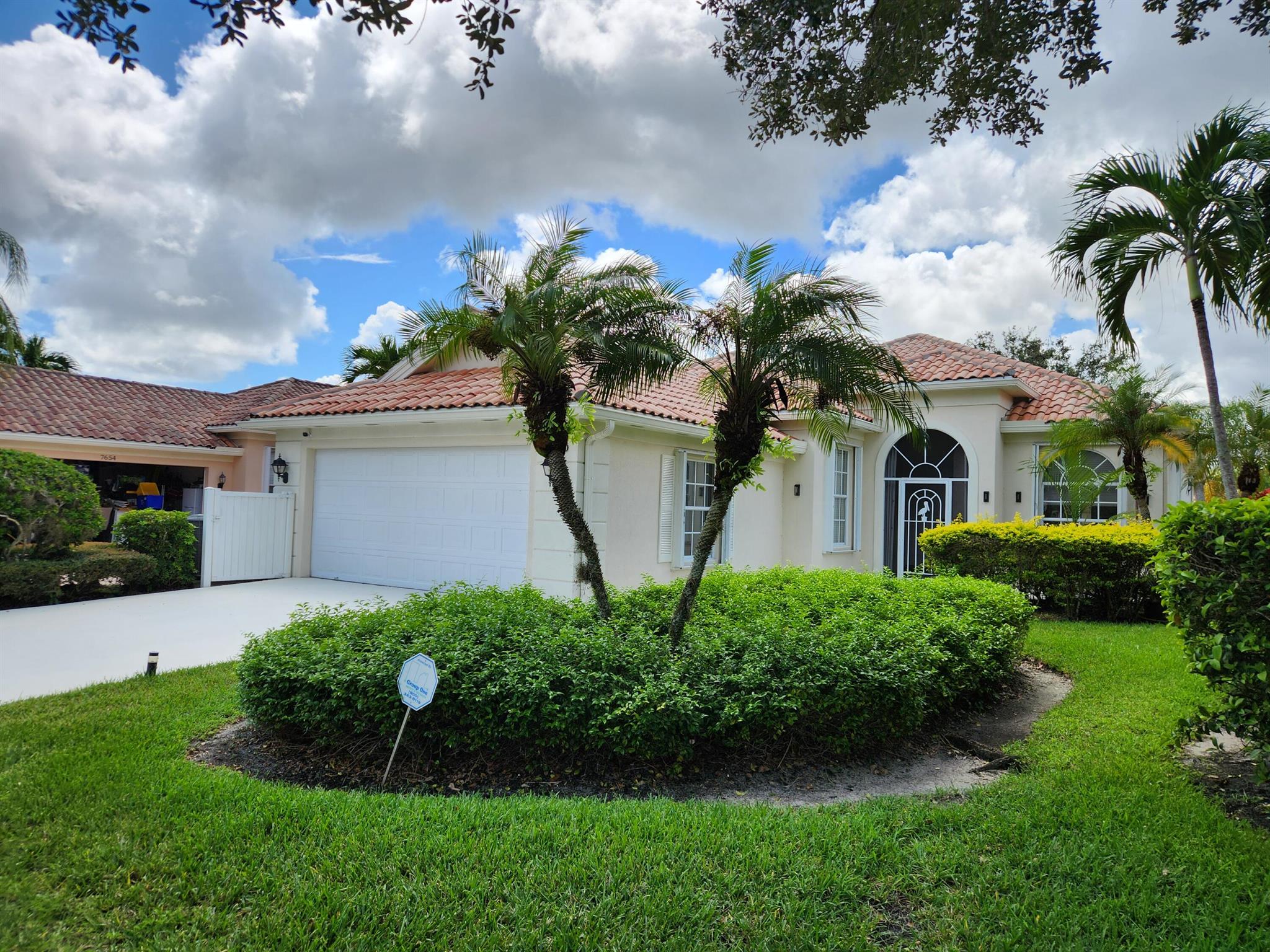 RIVERWALK 12 - Residential Lease