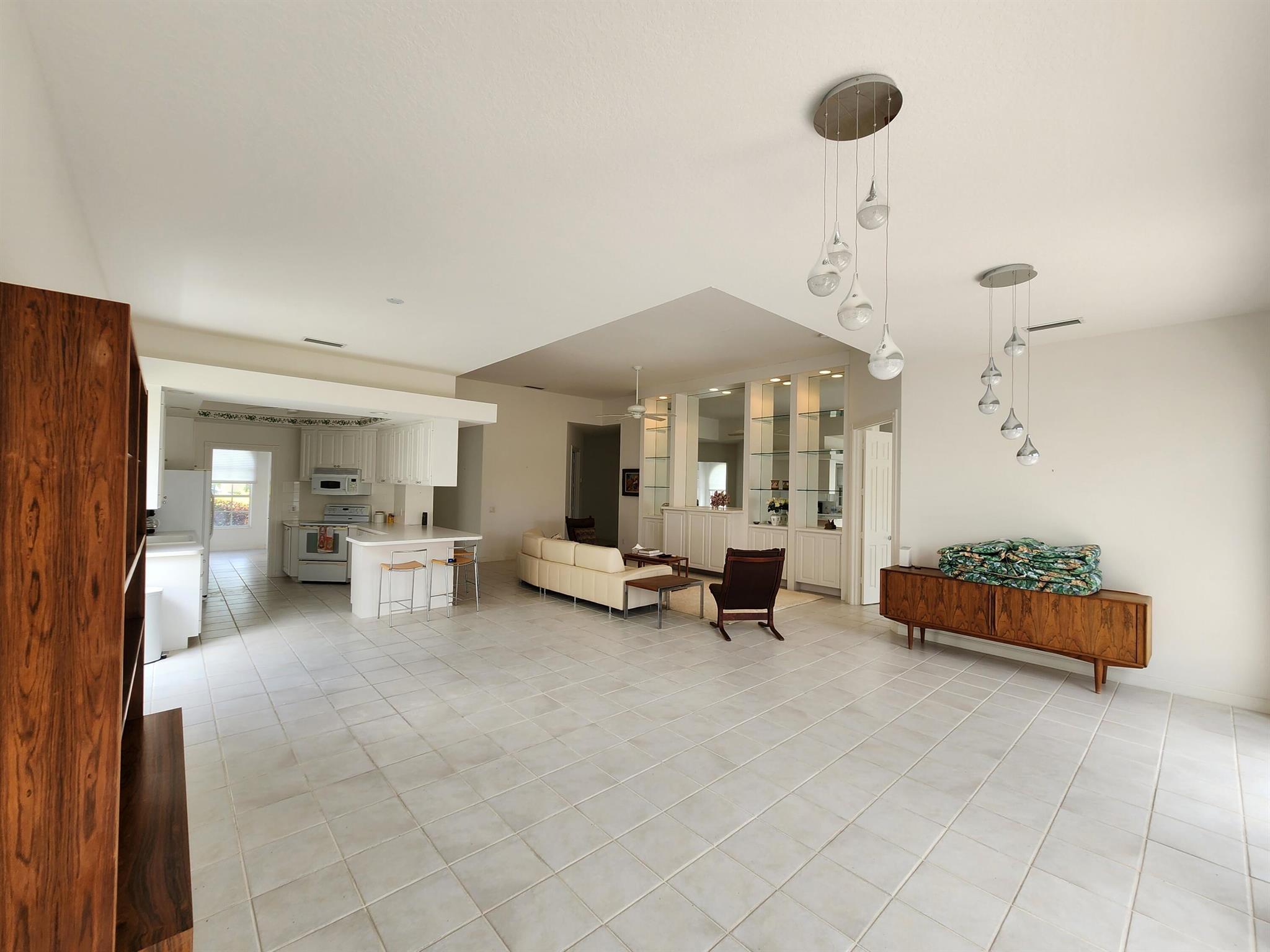 RIVERWALK 12 - Residential Lease