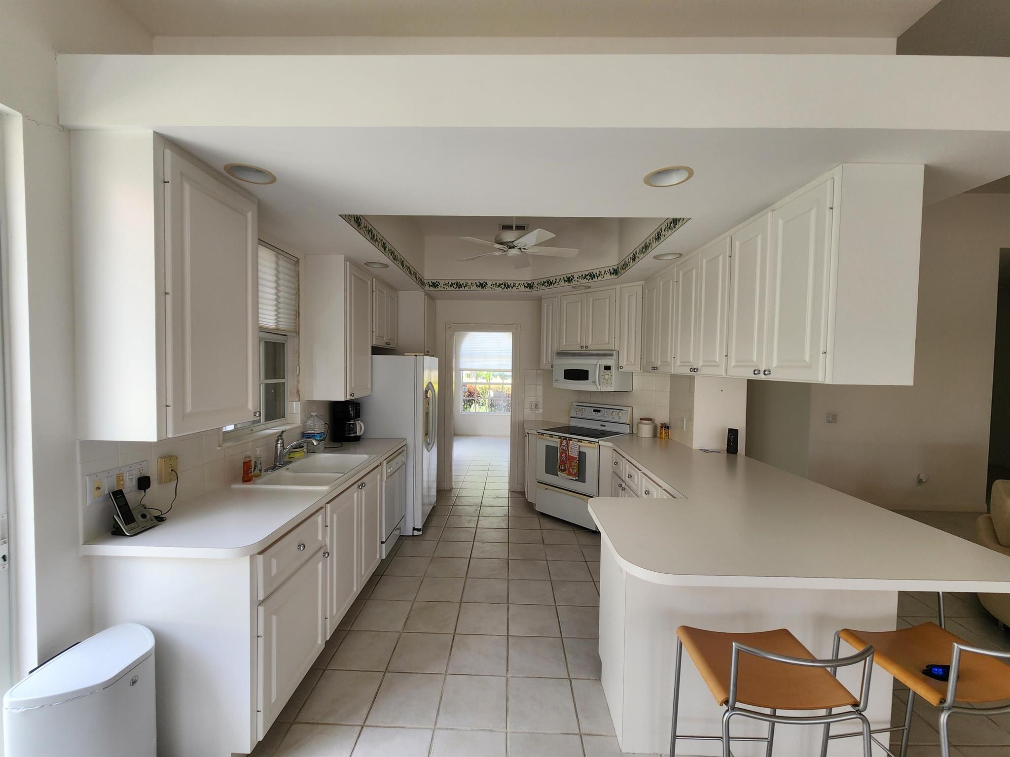 RIVERWALK 12 - Residential Lease