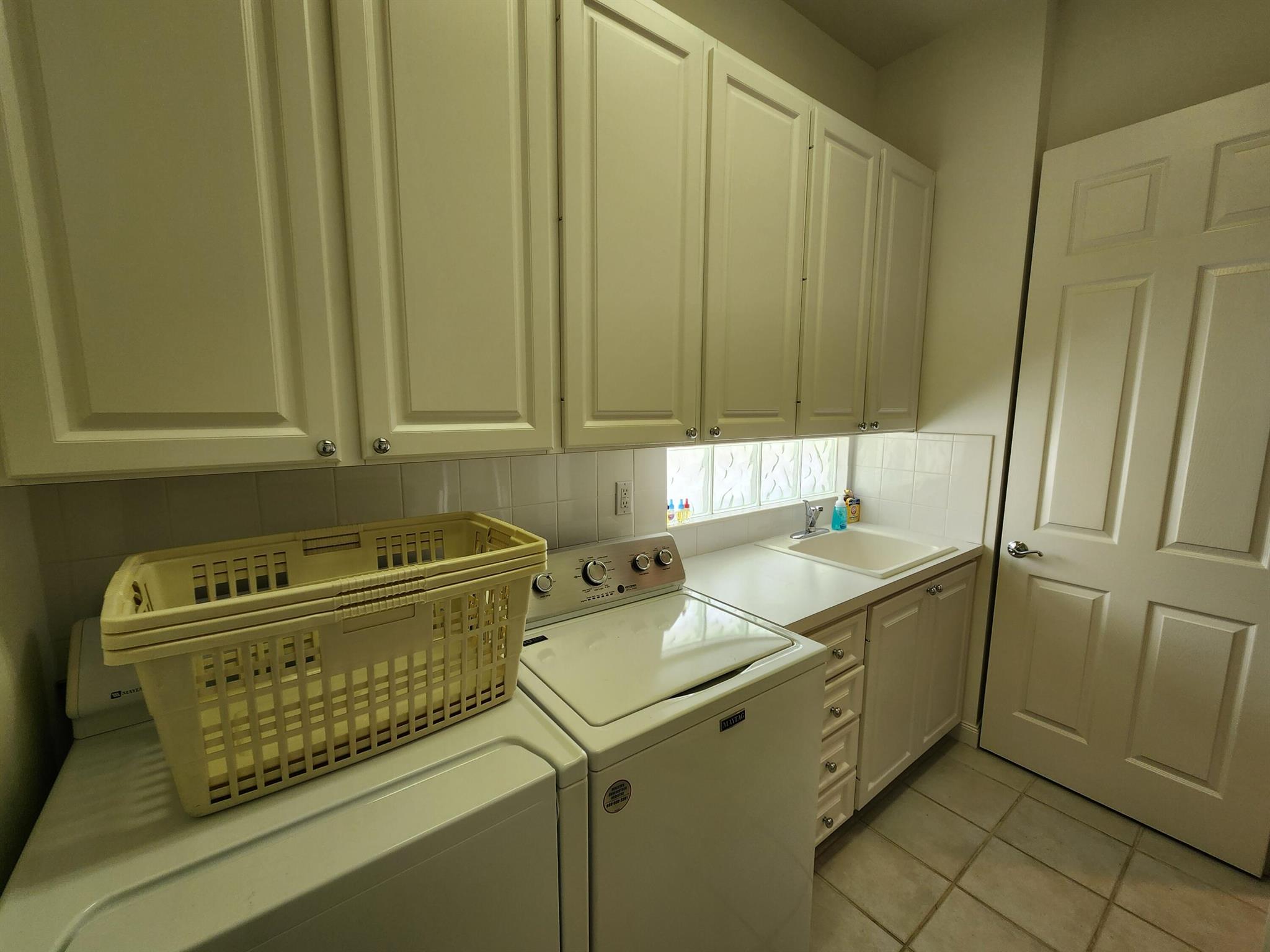 RIVERWALK 12 - Residential Lease