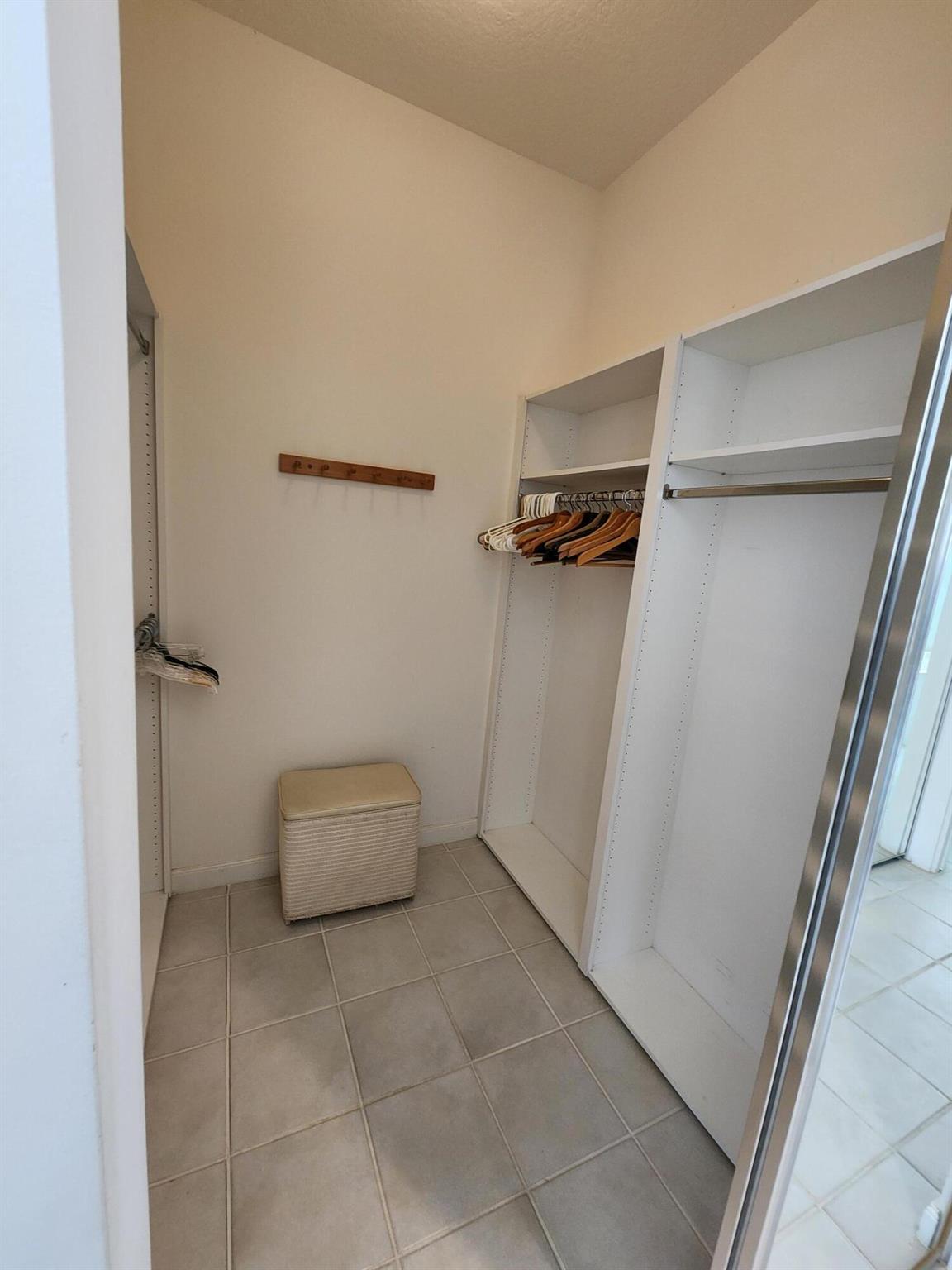 RIVERWALK 12 - Residential Lease