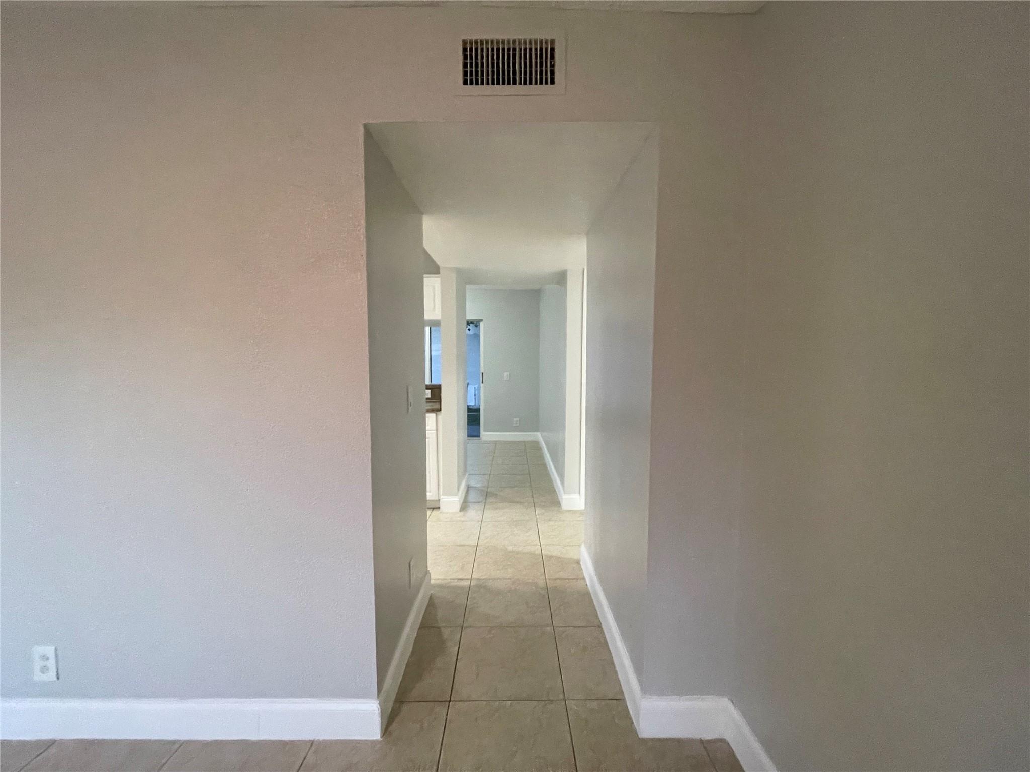 Waverly Place 2-19 D - Residential Lease