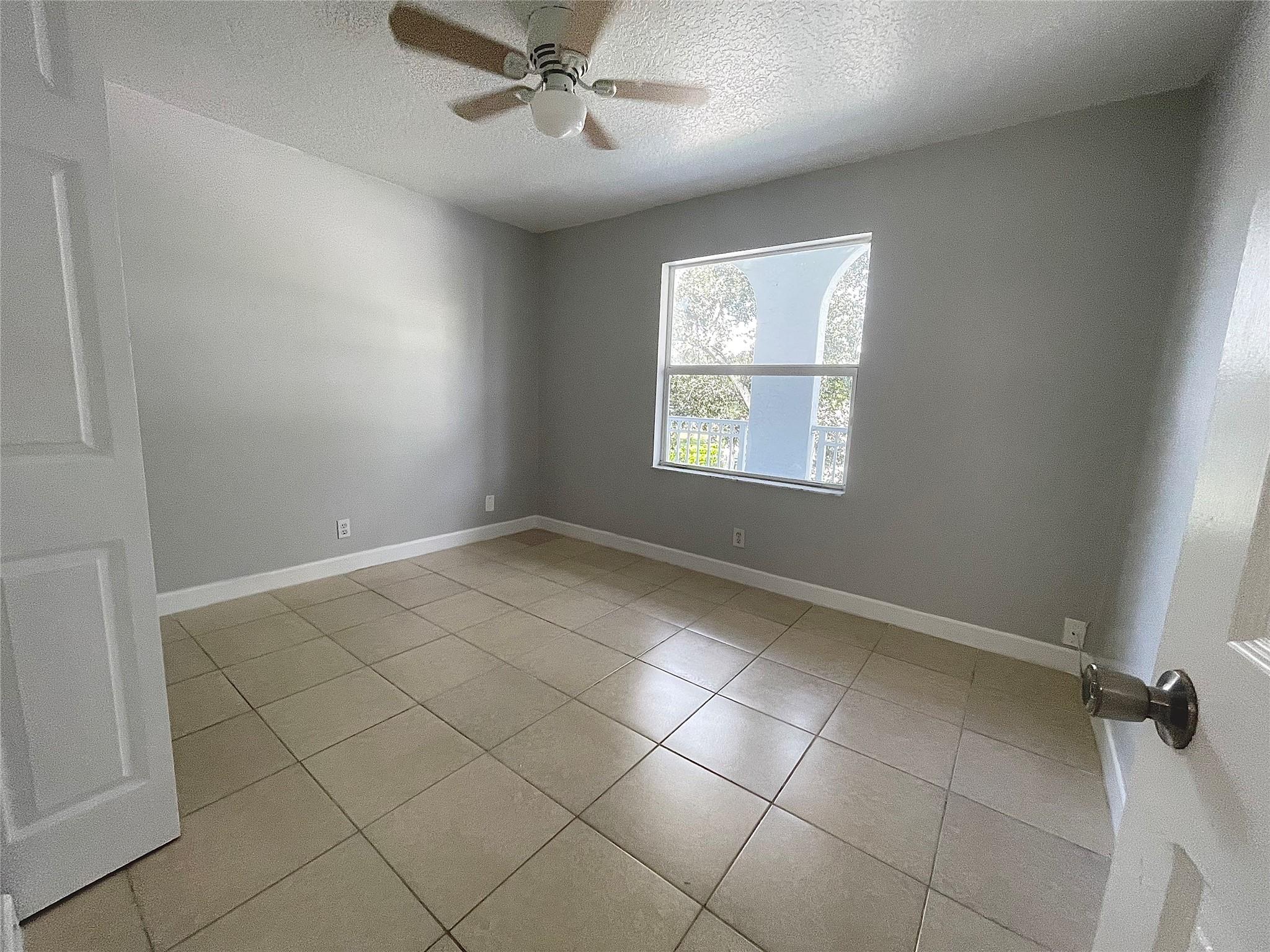 Waverly Place 2-19 D - Residential Lease