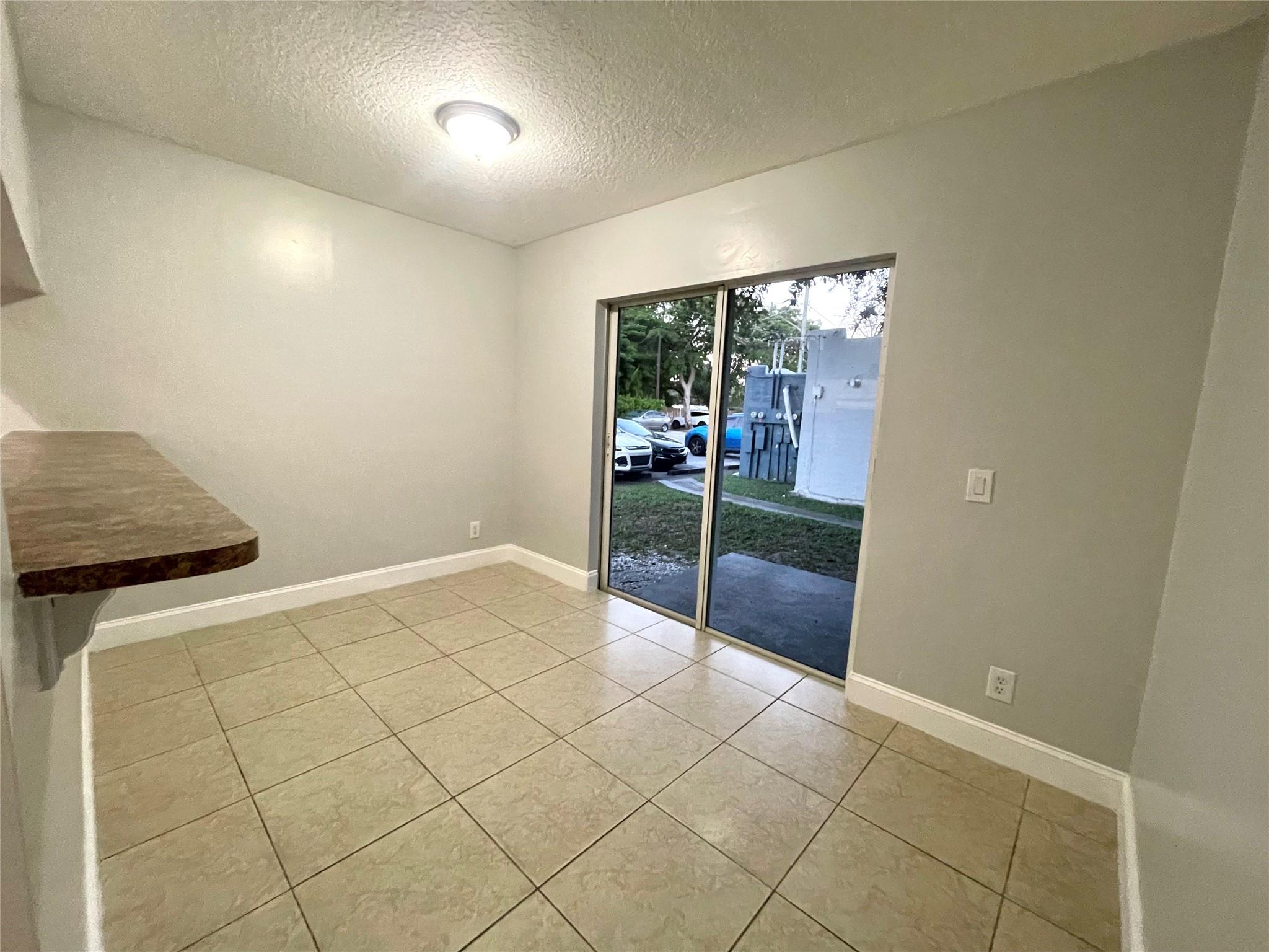 Waverly Place 2-19 D - Residential Lease