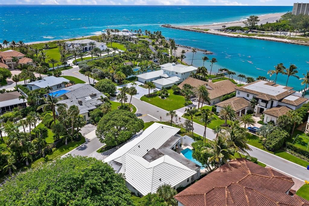 Photo of 137 Colony Road, Jupiter Inlet Colony, FL 33469 (MLS # R10730651)