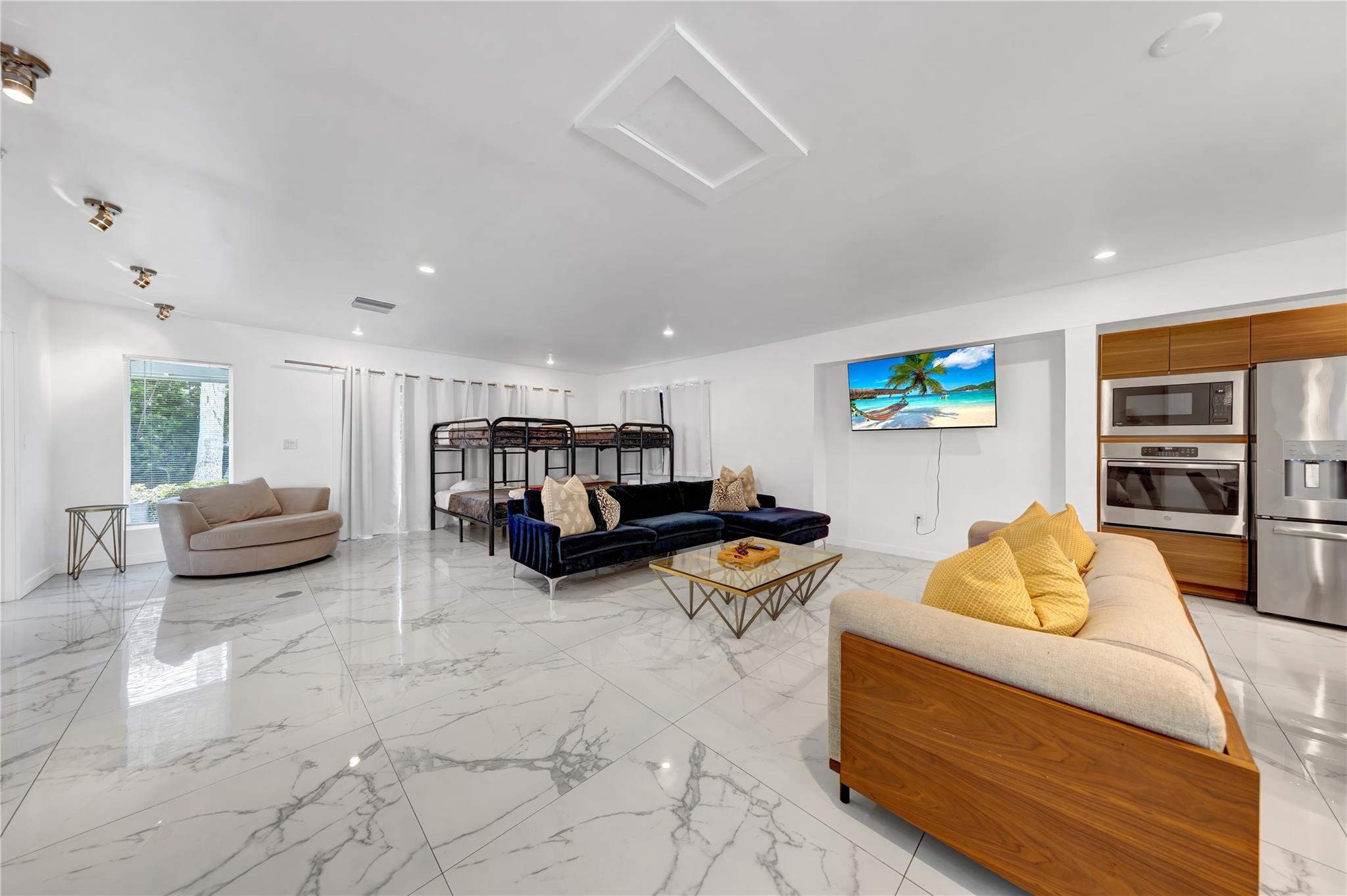 91 NW 51st St