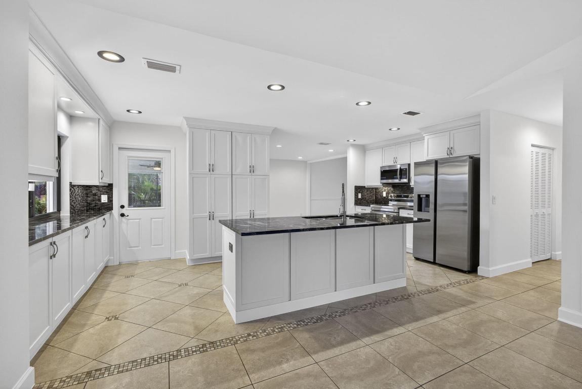 SOUTH SHORE 2 OF WELLINGTON - Residential Lease