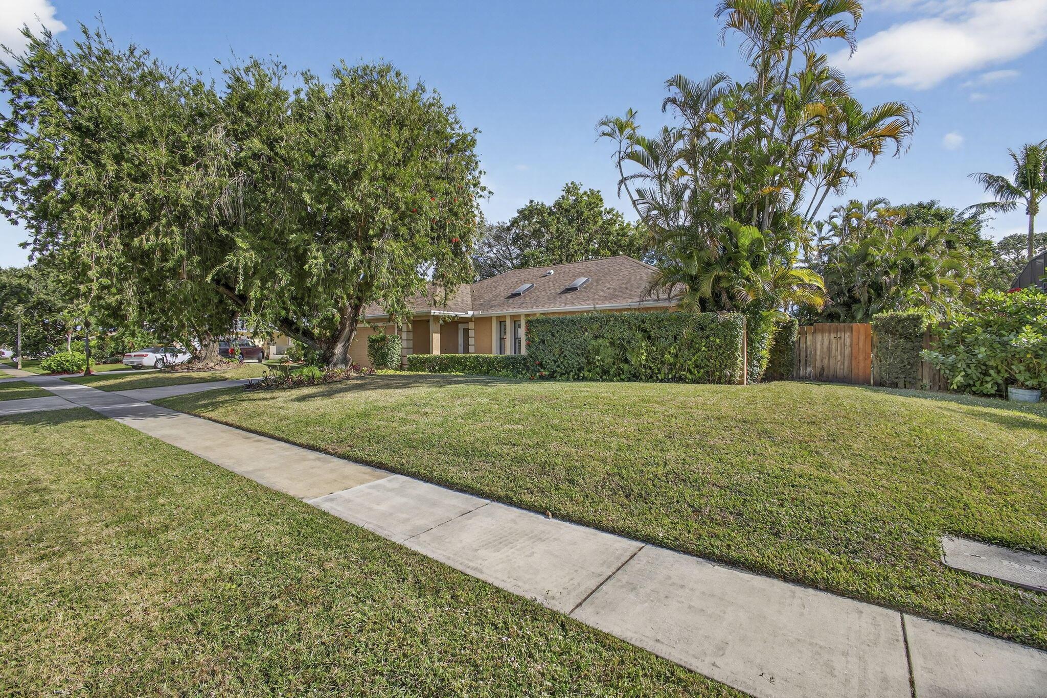 SOUTH SHORE 2 OF WELLINGT - Residential Lease