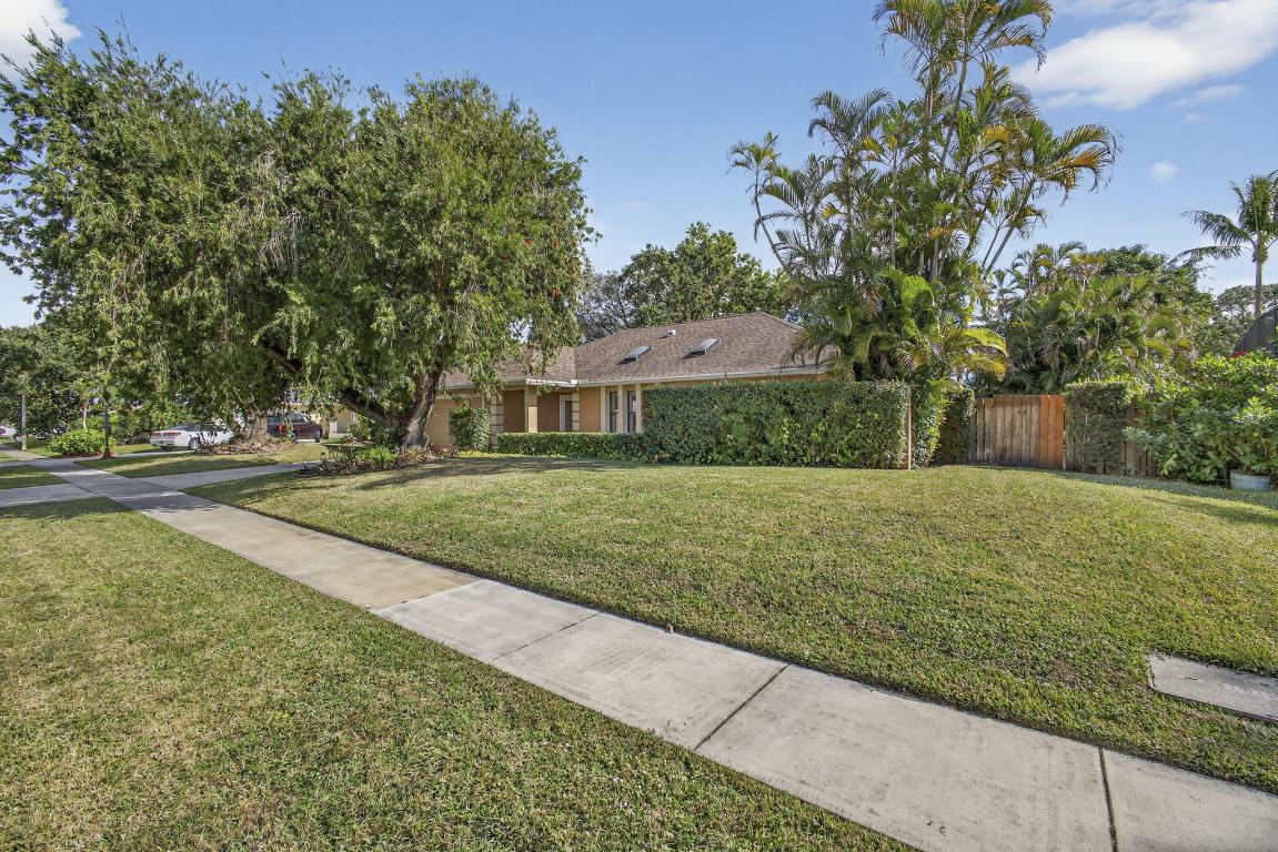 SOUTH SHORE 2 OF WELLINGTON - Residential Lease