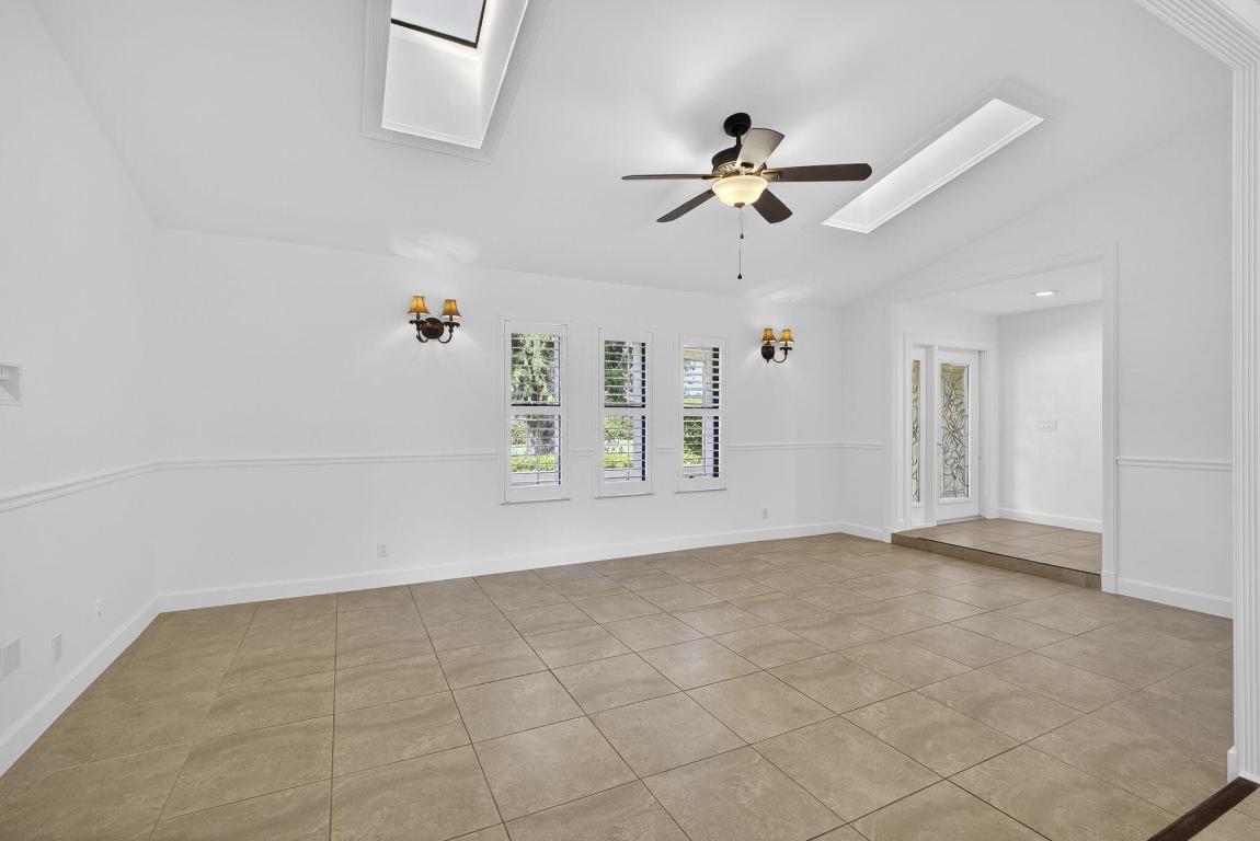 SOUTH SHORE 2 OF WELLINGTON - Residential Lease