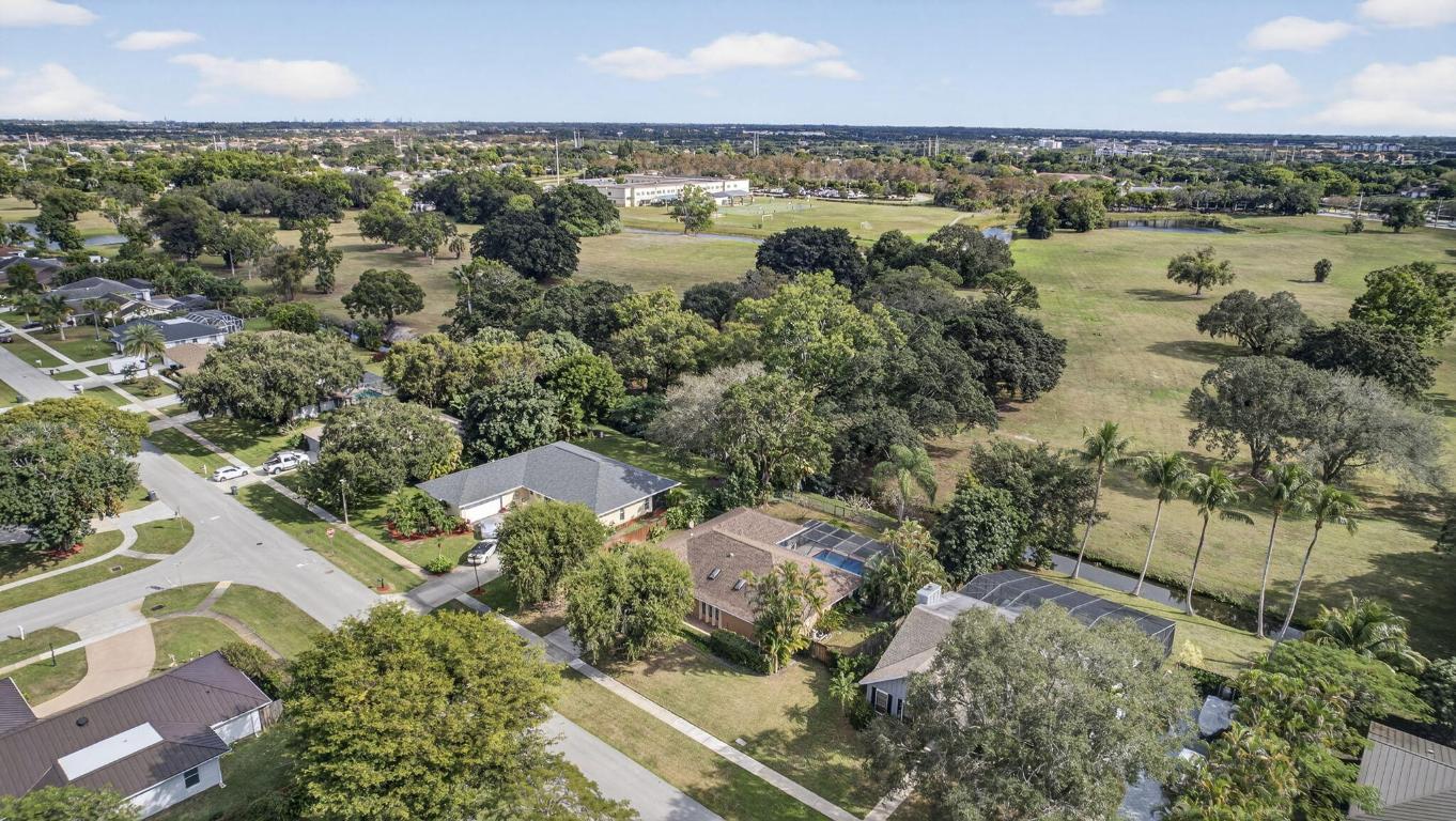 SOUTH SHORE 2 OF WELLINGTON - Residential Lease