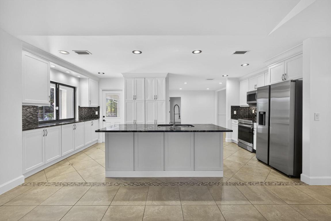 SOUTH SHORE 2 OF WELLINGTON - Residential Lease