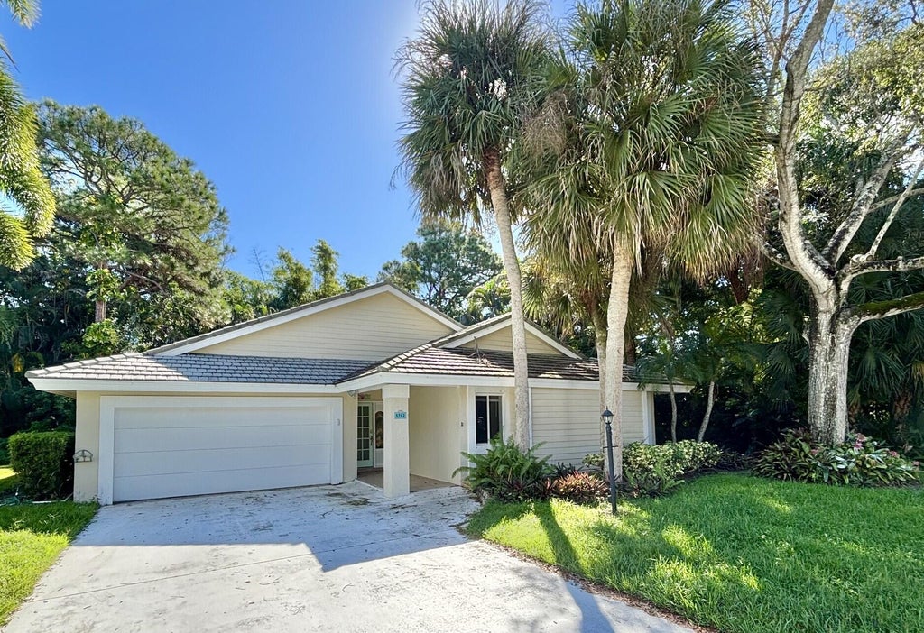 Photo of 5762 Peachwood Court, Jupiter, FL 33458 (MLS # B26089292)