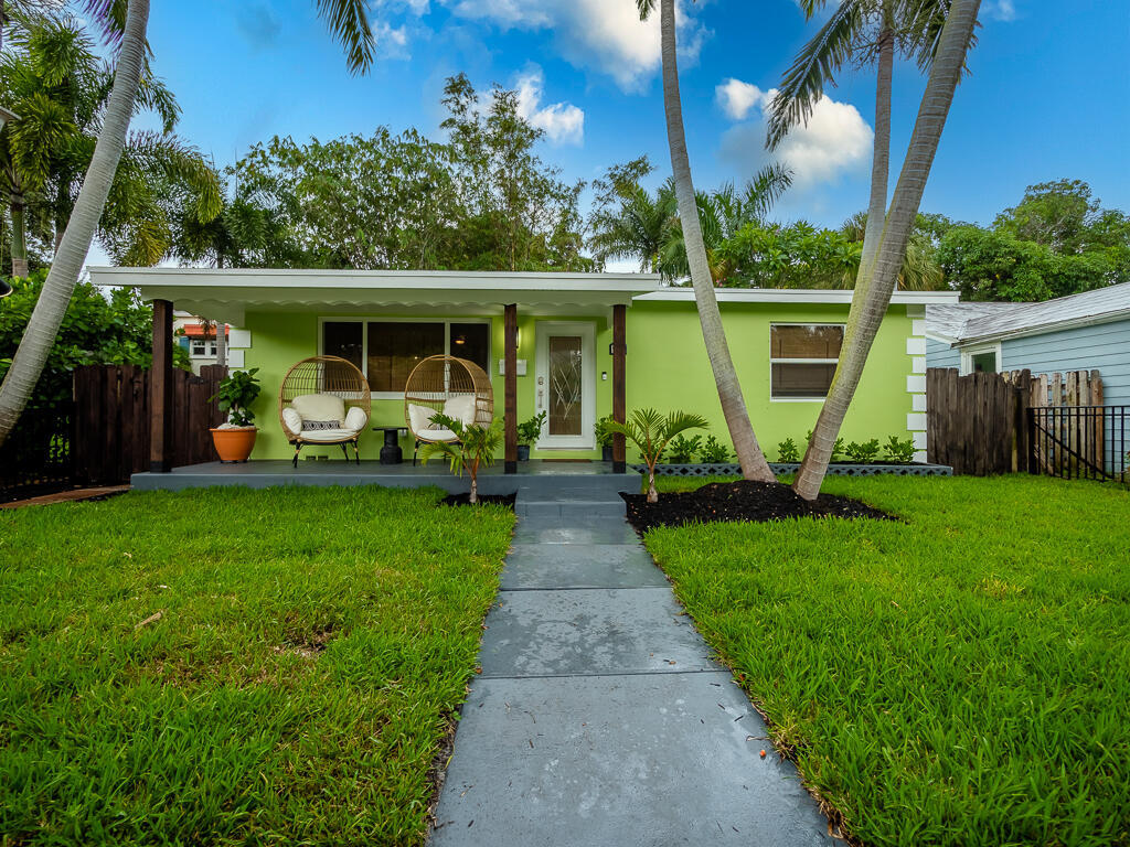 418 N Palmway