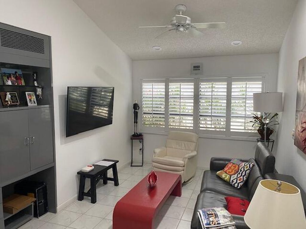 Photo of 6806 Touchstone Circle, Palm Beach Gardens, FL 33418 (MLS # R10948878)