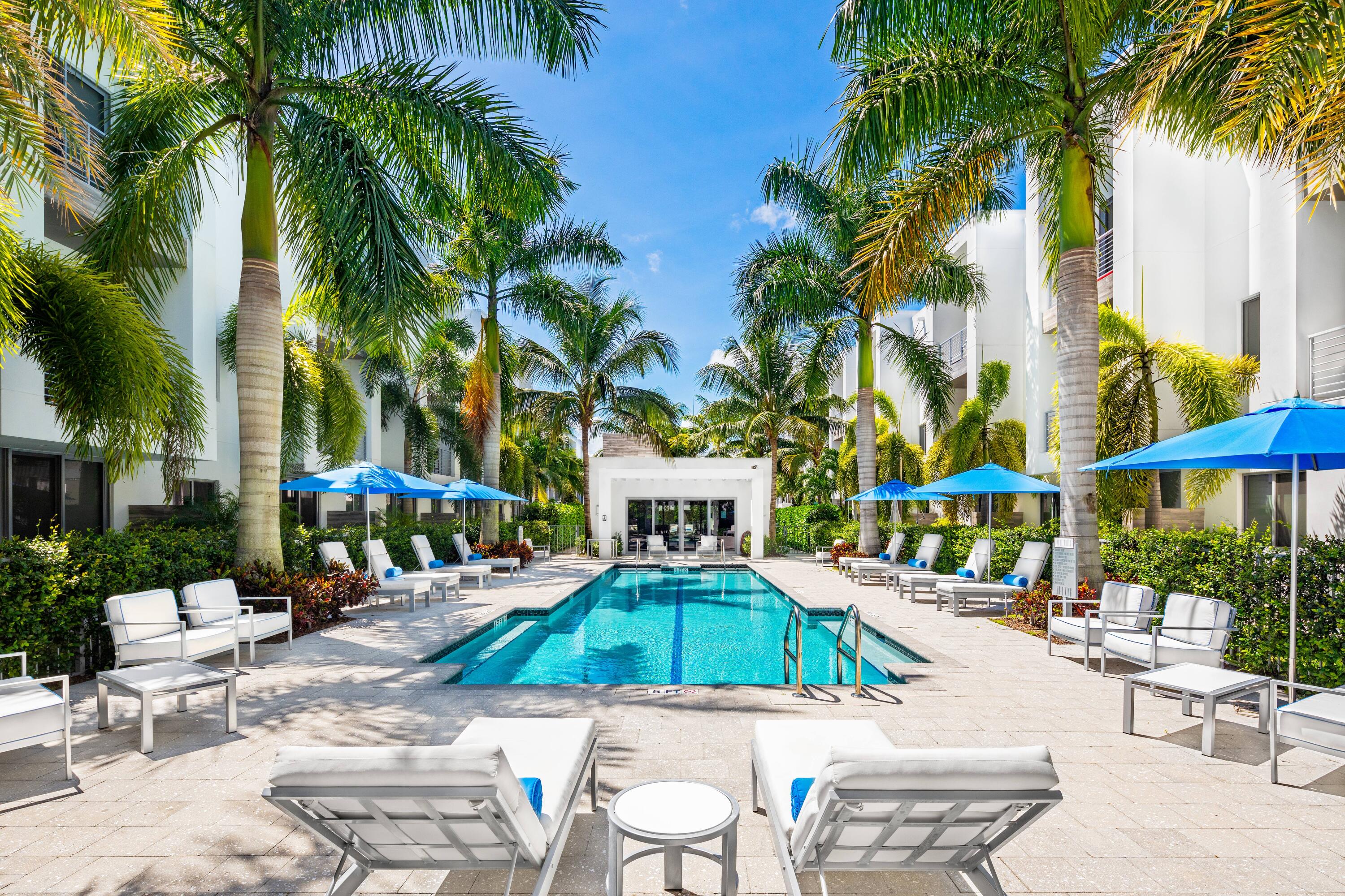 Moderne Boca - Residential