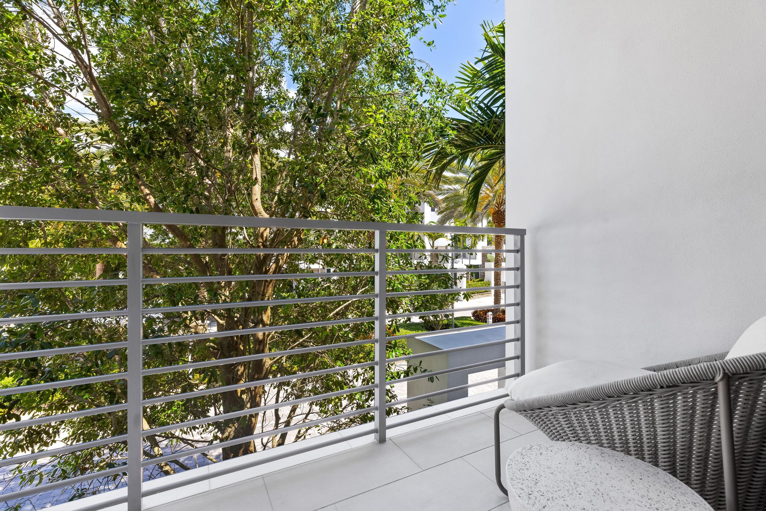 Moderne Boca - Residential