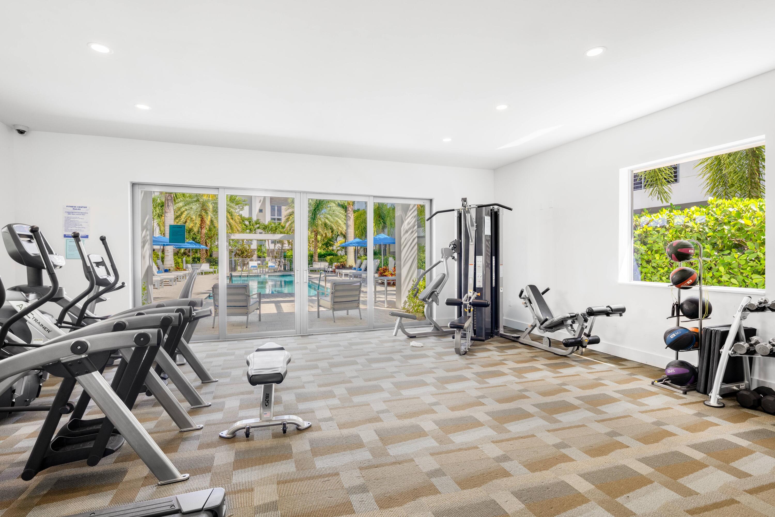 Moderne Boca - Residential