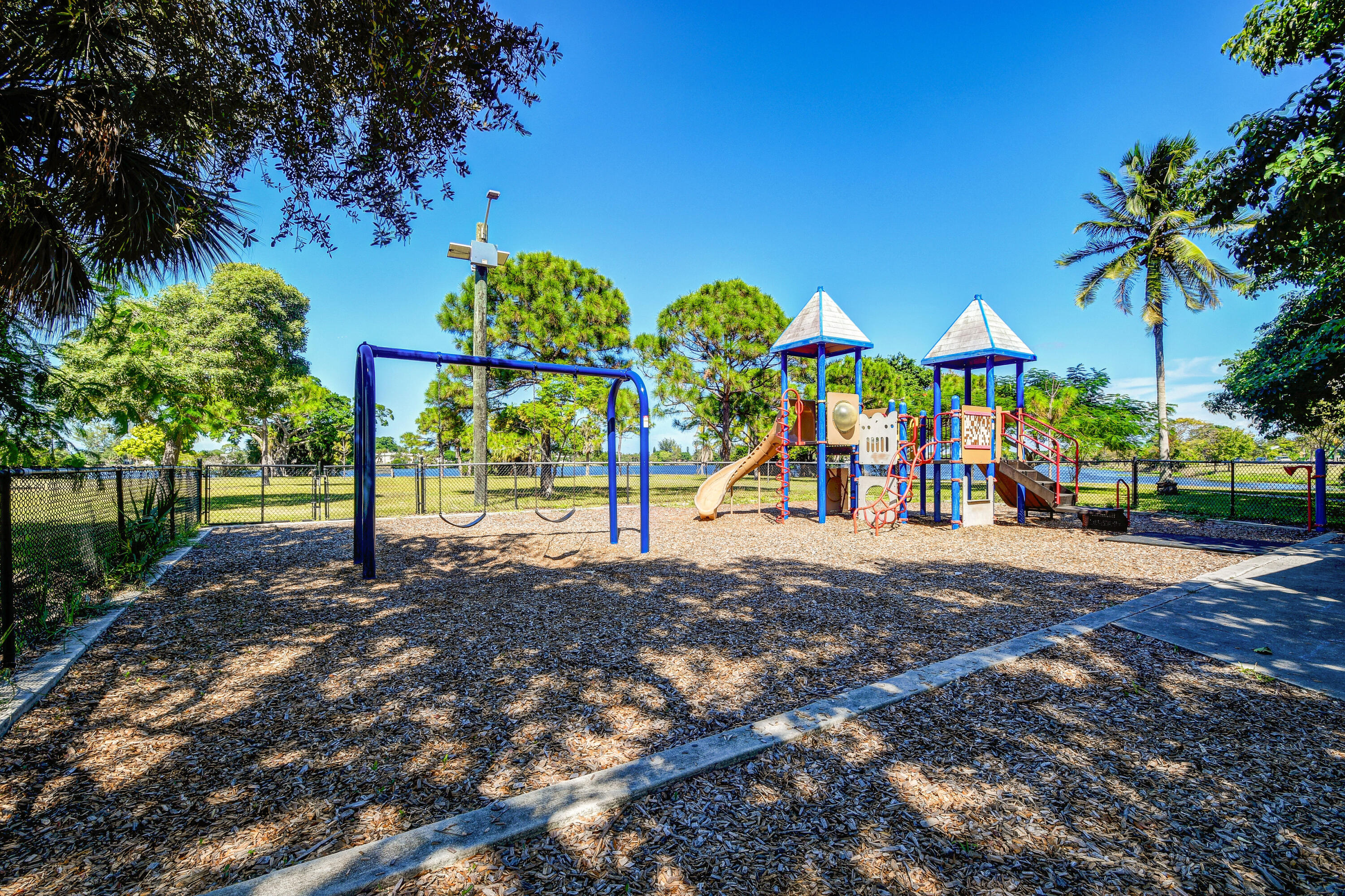 LAKESIDE POINT APT 7 CONDO - Residential