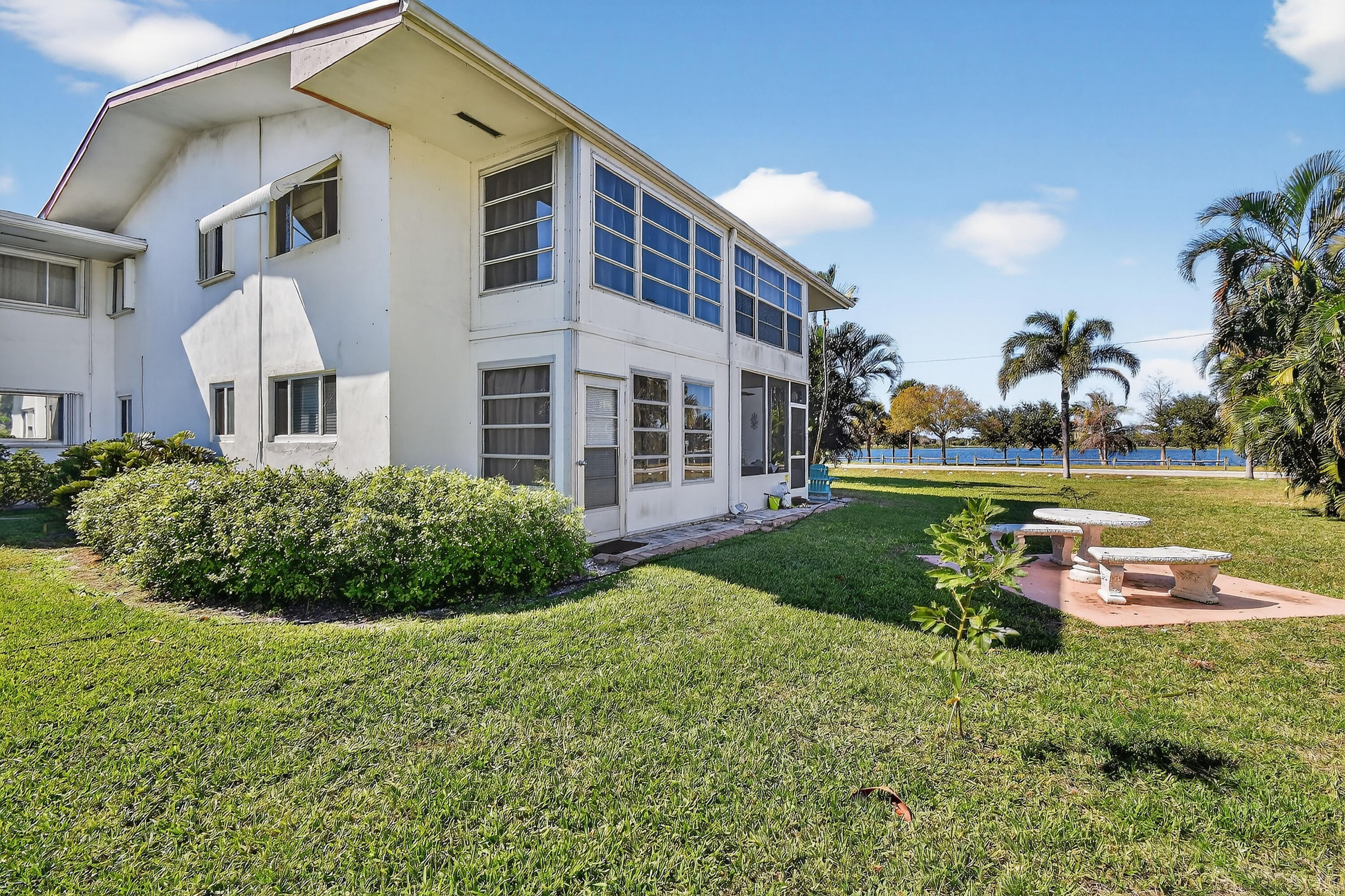 LAKESIDE POINT APT 7 CONDO - Residential