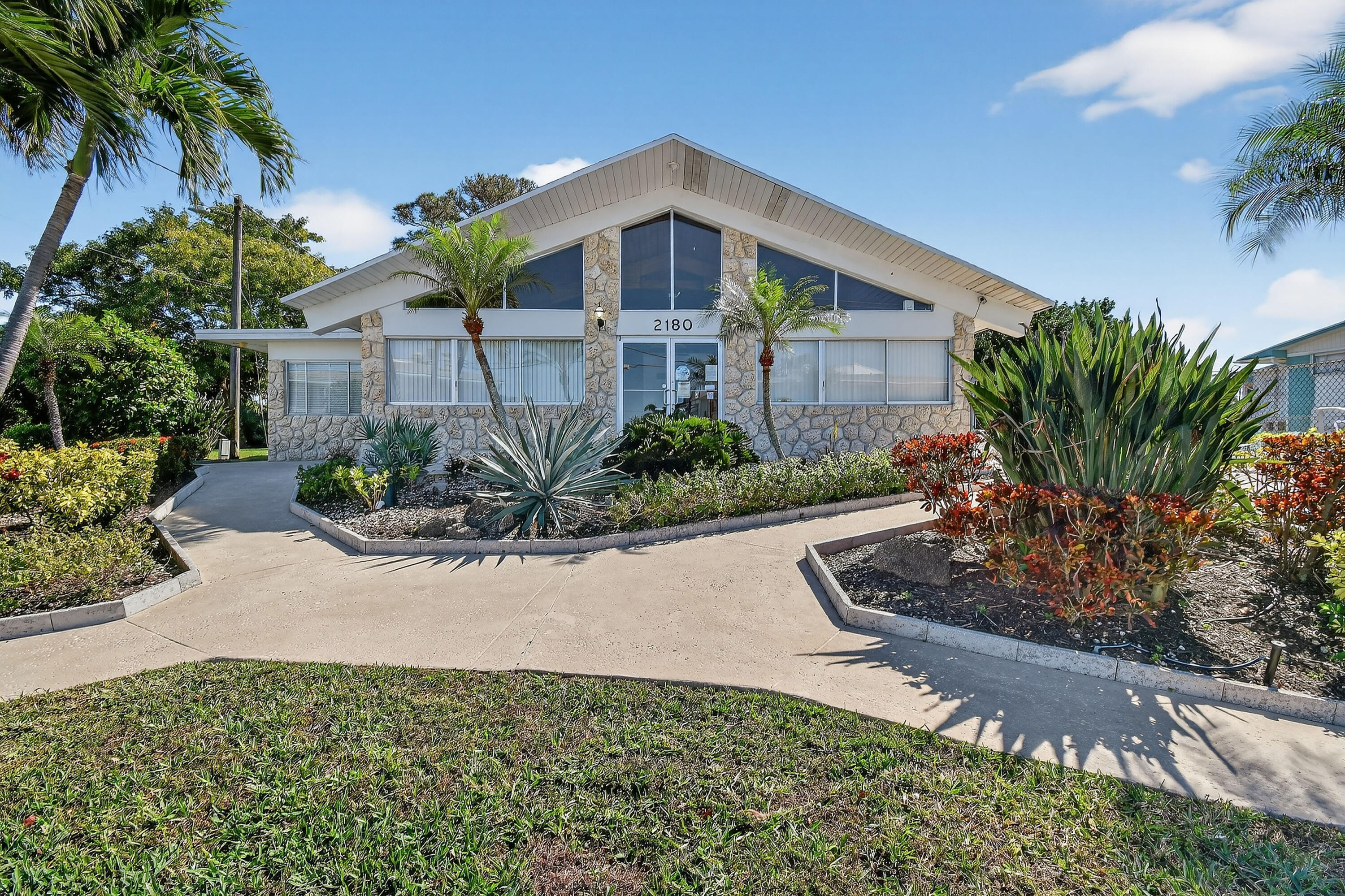 LAKESIDE POINT APT 7 CONDO - Residential