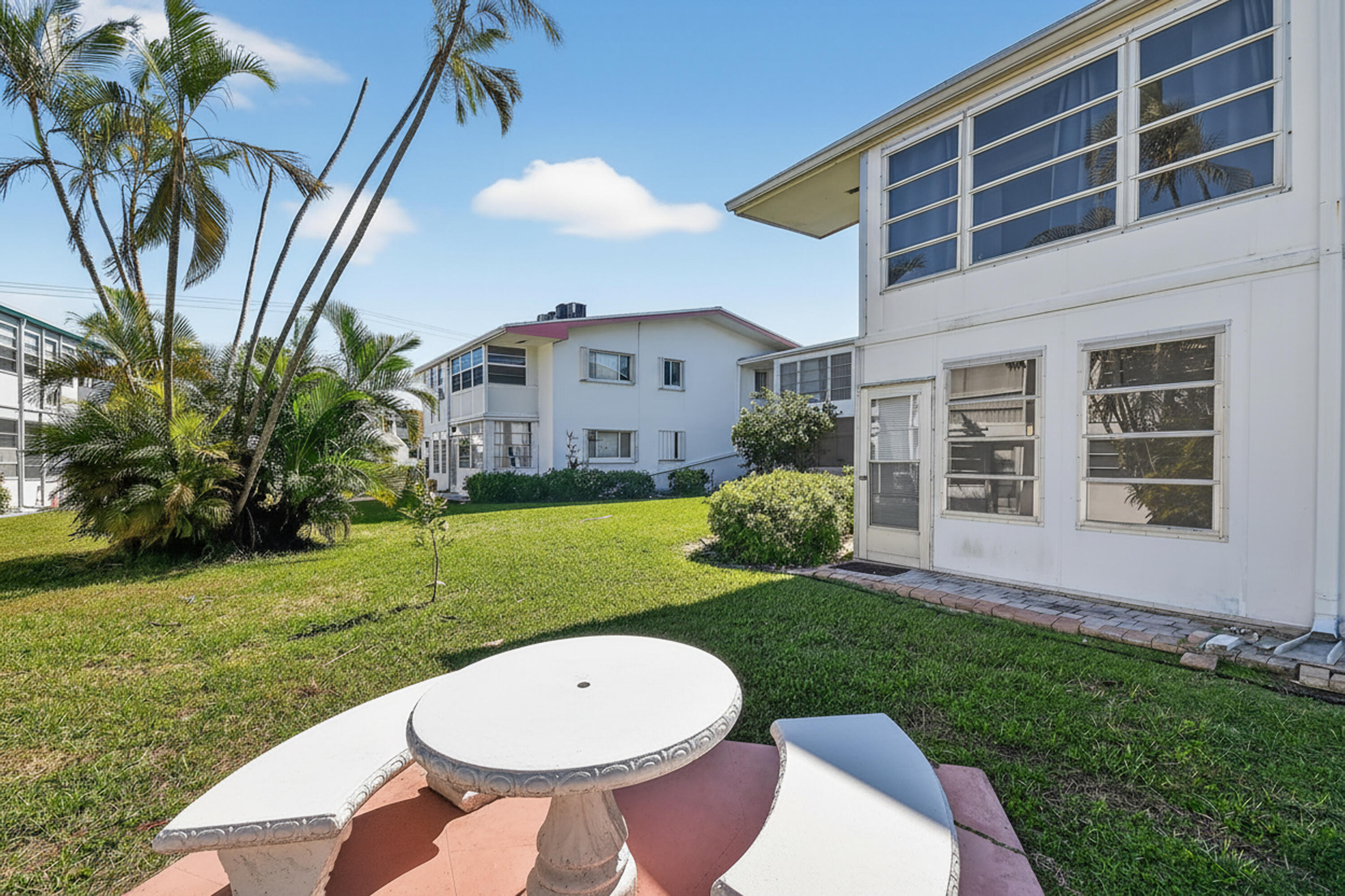 LAKESIDE POINT APT 7 CONDO - Residential