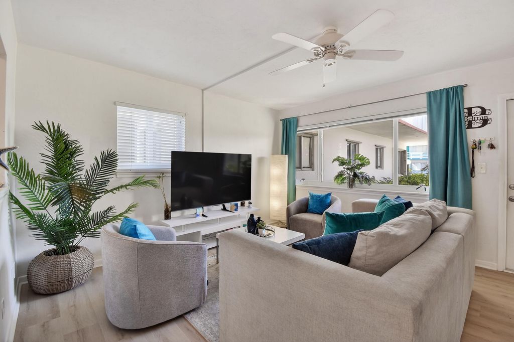 Photo of 2286 Lake Osborne Drive #Apt. 4, Lake Worth Beach, FL 33461 (MLS # R11160858)