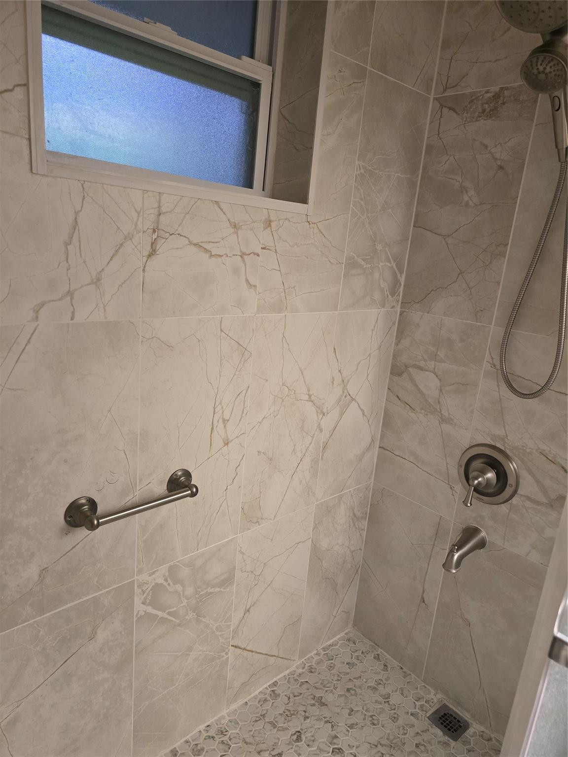 LINDGREN EAST - Residential