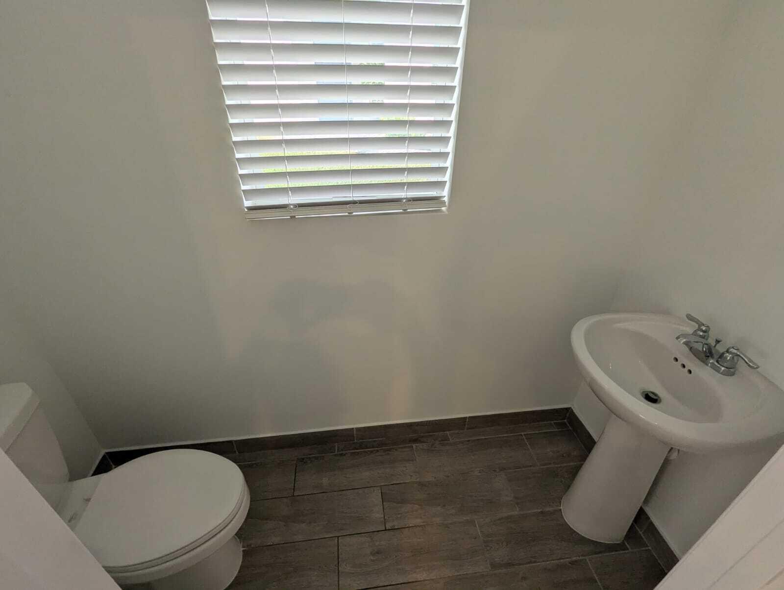 LAKESHORE AT THE FOUNTAIN - Residential Lease