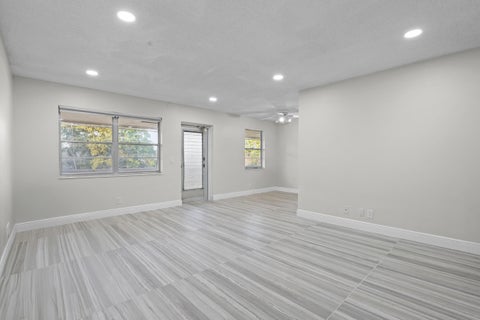 Tiny photo for 148 HASTINGS I, West Palm Beach, FL 33417 (MLS # B26090806)