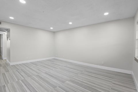 Tiny photo for 148 HASTINGS I, West Palm Beach, FL 33417 (MLS # B26090806)
