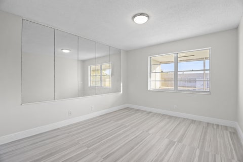 Tiny photo for 148 HASTINGS I, West Palm Beach, FL 33417 (MLS # B26090806)