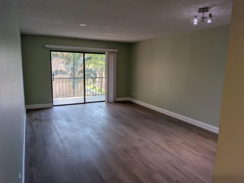 Tiny photo for 8901 N New River Canal Road #22w, Plantation, FL 33324 (MLS # B26008430)