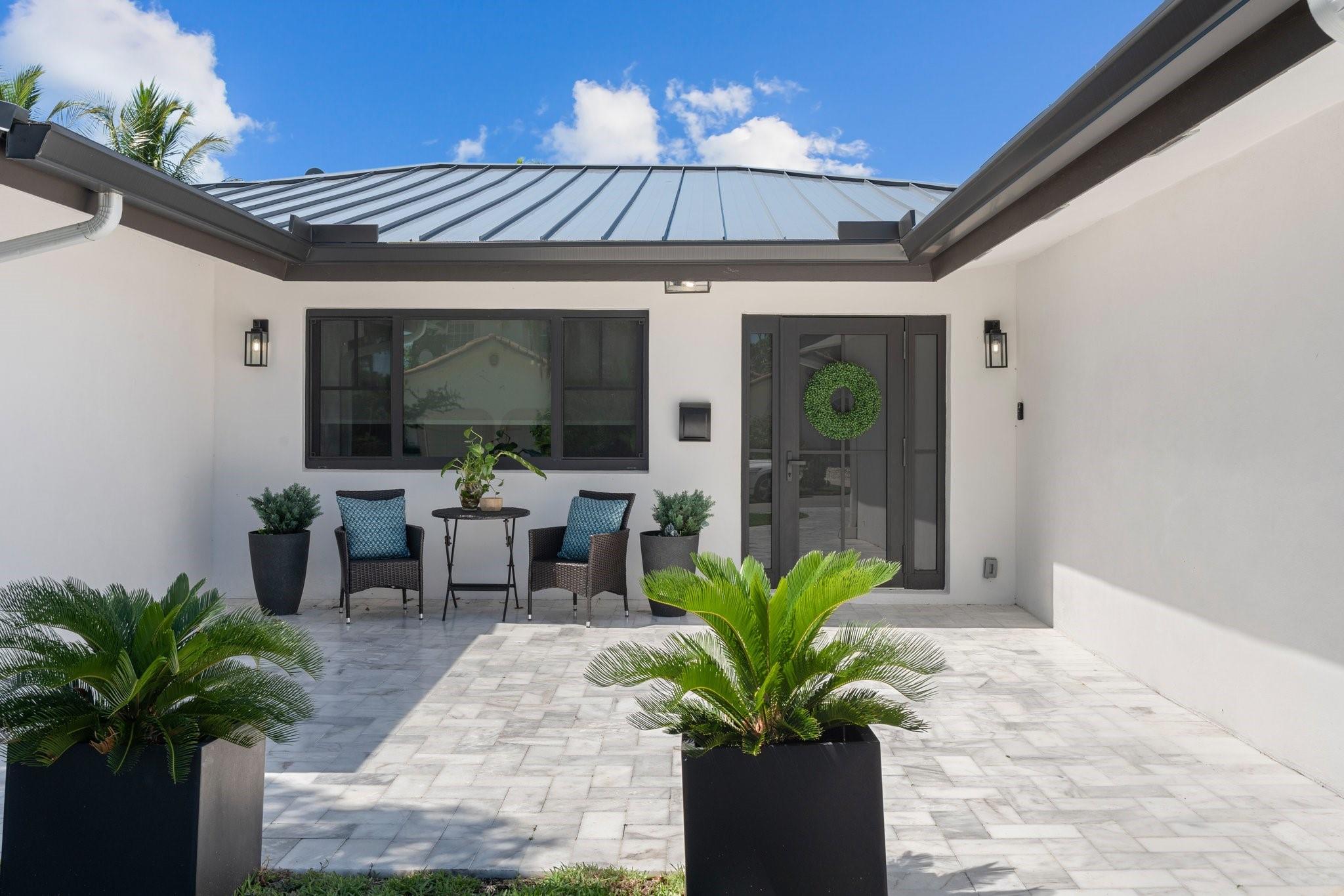 272 Codrington Dr