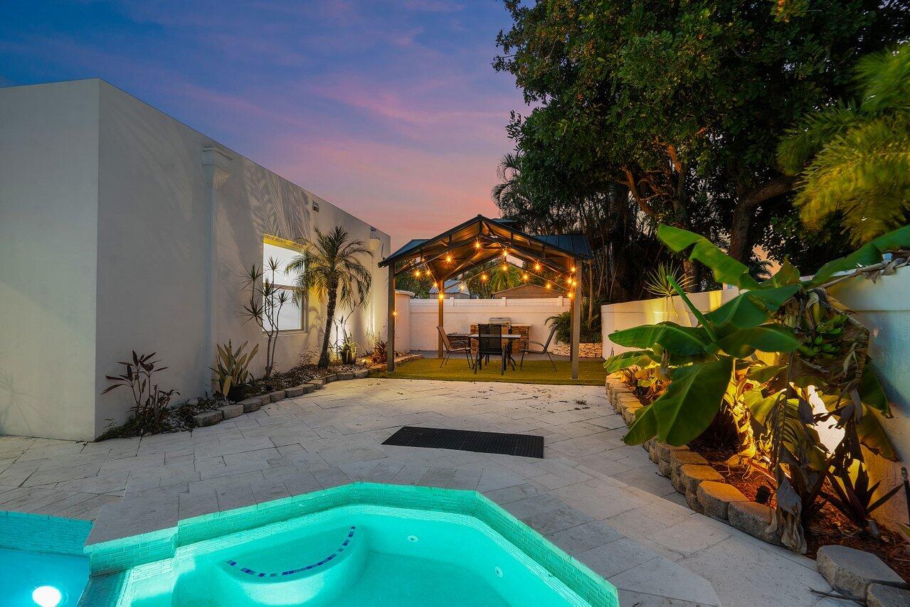 CORAL KEY VILLAS 2ND SEC - Residential