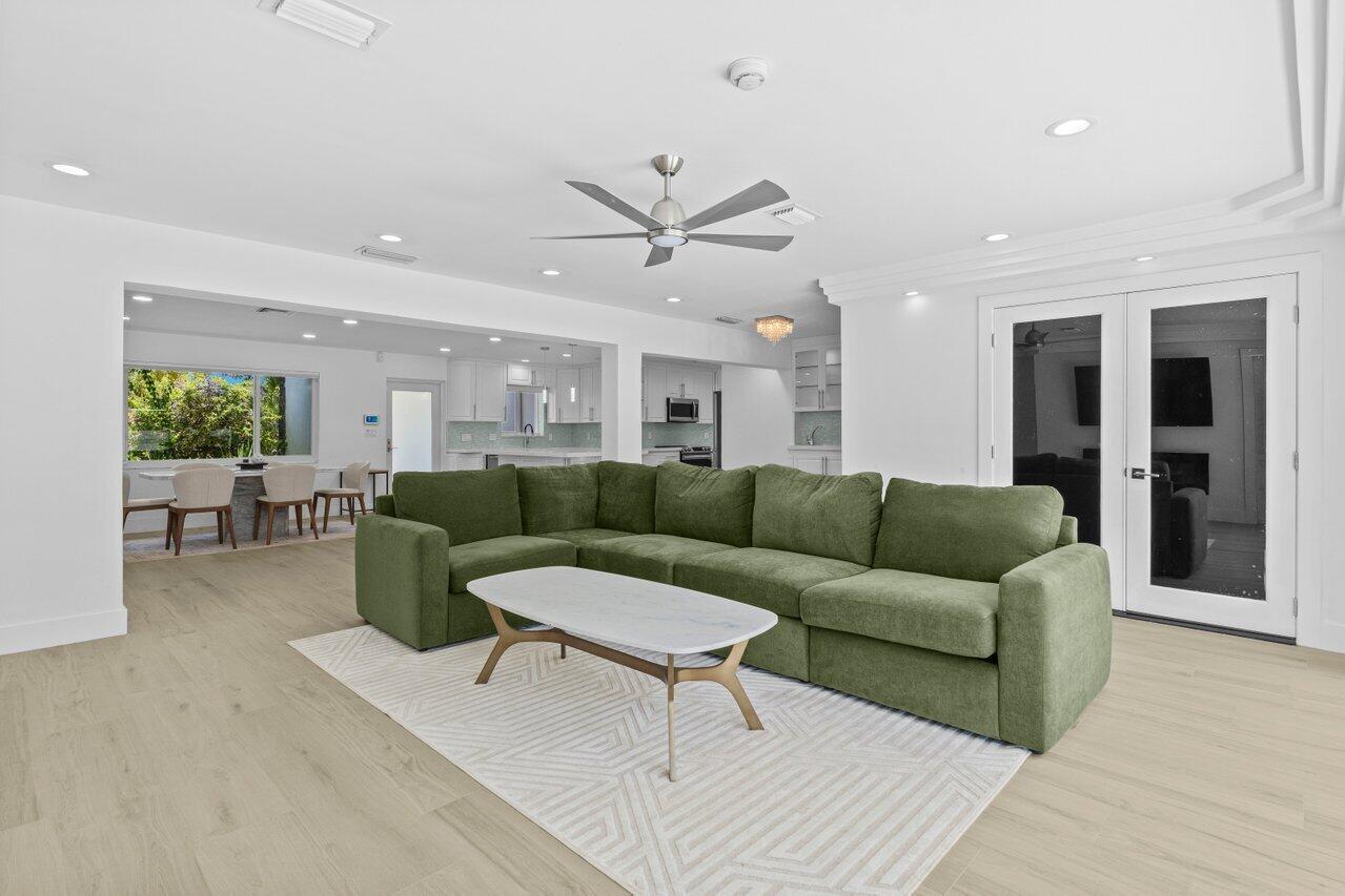 CORAL KEY VILLAS 2ND SEC - Residential