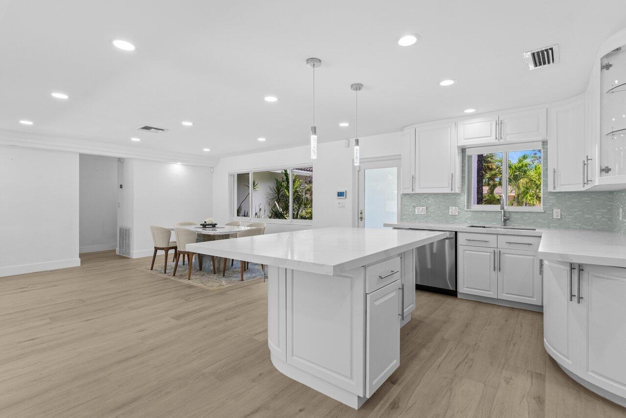 CORAL KEY VILLAS 2ND SEC - Residential