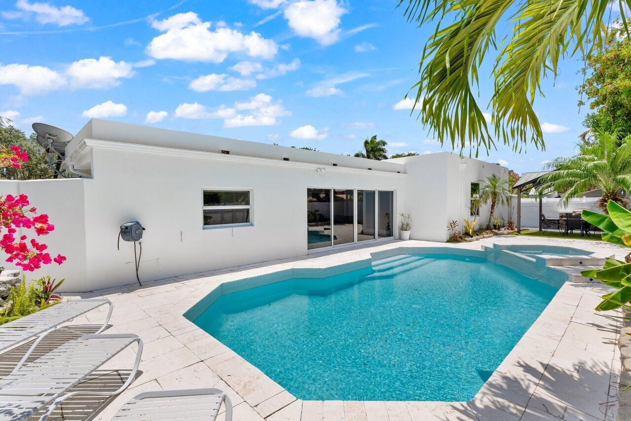 CORAL KEY VILLAS 2ND SEC - Residential