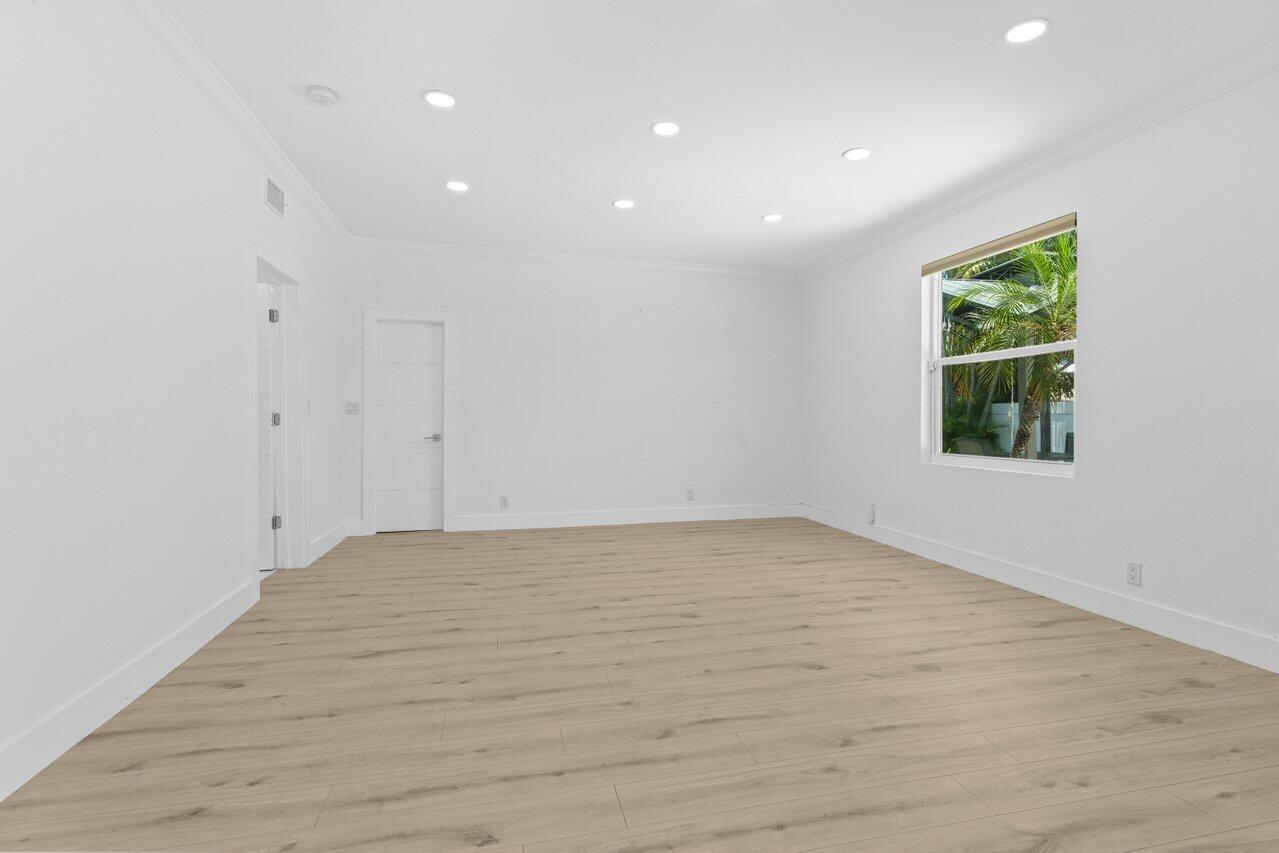 CORAL KEY VILLAS 2ND SEC - Residential