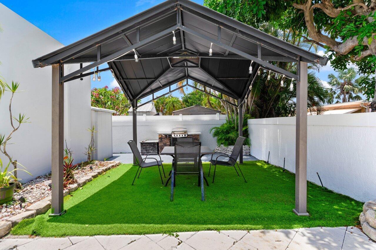 CORAL KEY VILLAS 2ND SEC - Residential