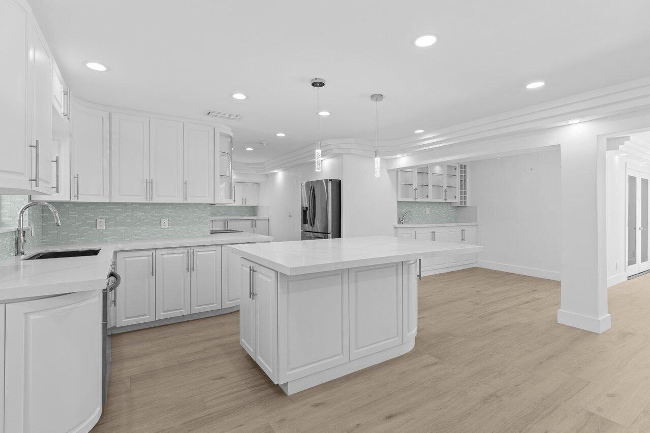 CORAL KEY VILLAS 2ND SEC - Residential